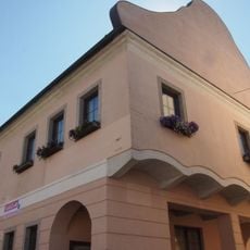 Postgebäude, Schule