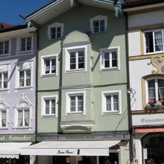 Wohn- und Geschäftshaus