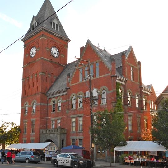 Carbondale City Hall and Courthouse