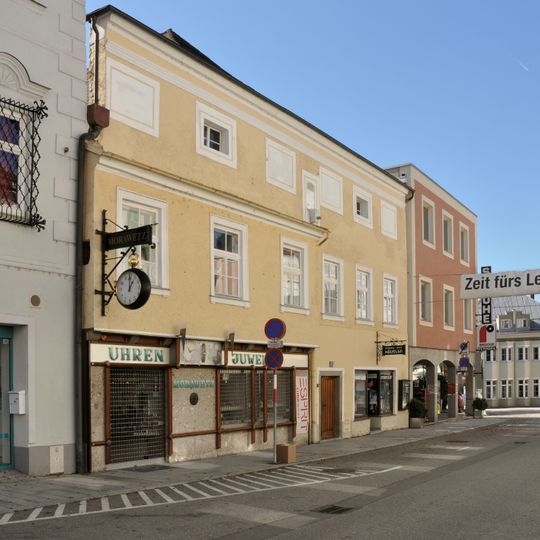 Wohn- und Geschäftshaus, Gasthaus Schwarzes Rössl