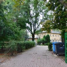 Budynek szkolny przy ulicy Kopińskiej 6/10