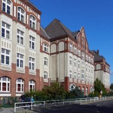 15. und 16. Gemeindeschule building