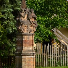 Sloup se sousoším Nejsvětější Trojice