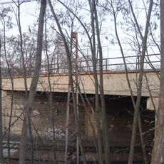 Most trati 210 přes kolej odstavného nádraží Praha jih