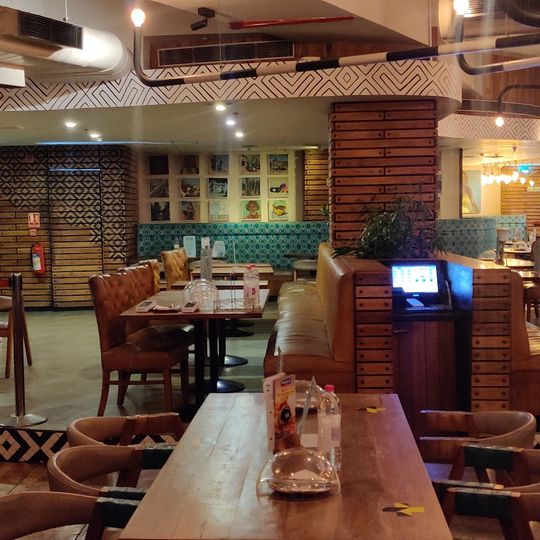 Nando's Promenade, VK