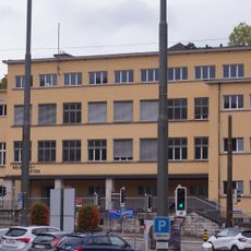 Gelbhausgarten school house