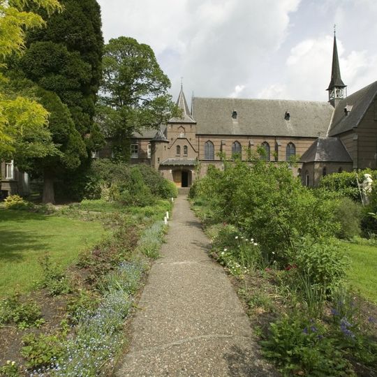 Abdij Sion, Neo-Gotische kruiskerk