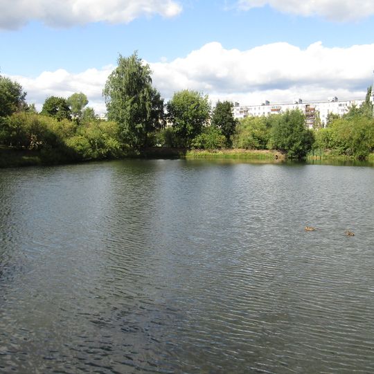 Часть усадебного парка с прудами