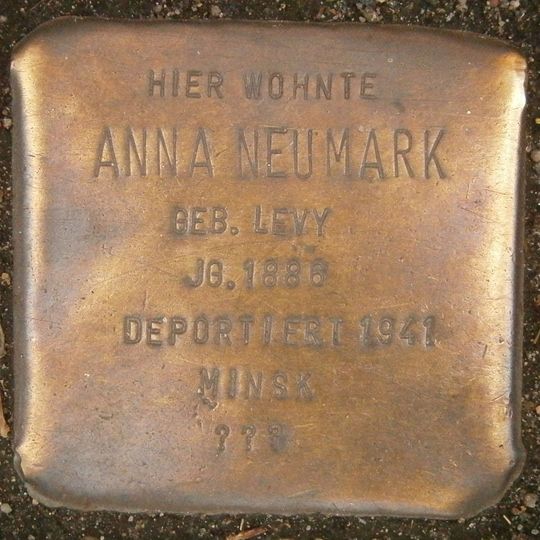 Stolperstein en memoria de Anna Neumark