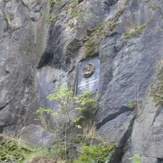 Pamětní deska Theodora Körnera na skále pod hradem Loket