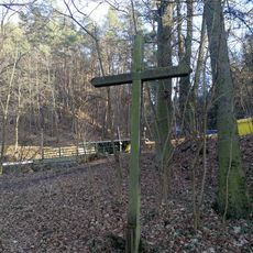 Kříž u jezu ve Lštění