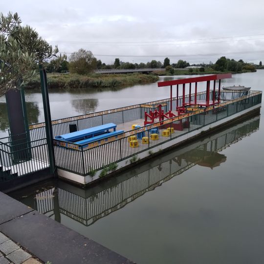 Floating poetry room