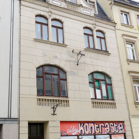 Wohnhaus in geschlossener Bebauung Hauptstraße 47