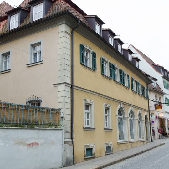 Wohn- und Geschäftshaus