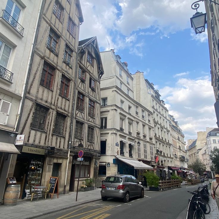 François Miron Street