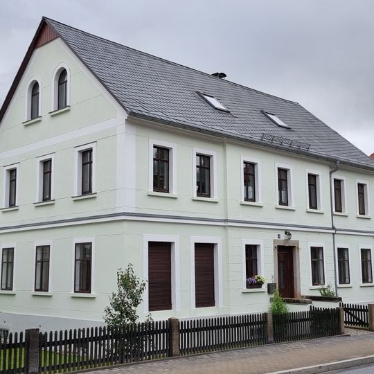 Buchdruckerei Hübschmann; Wohnhaus in offener Bebauung Hauptstraße 46