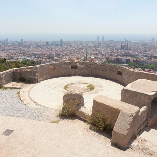 Bateries antiaèries i barraques del Carmel