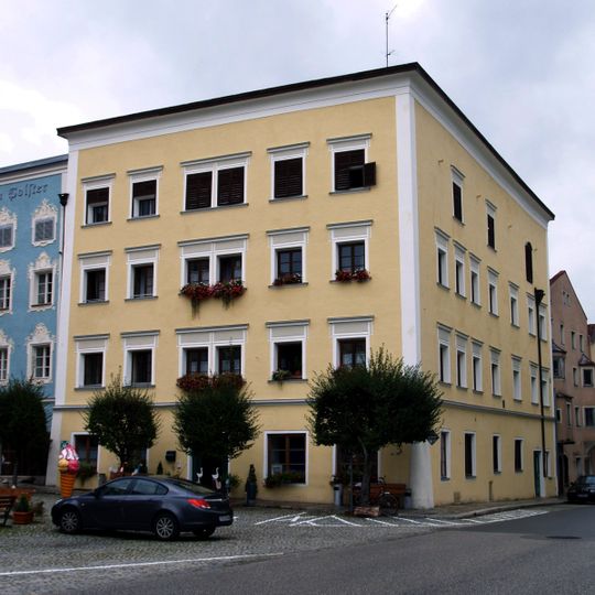 Stadtplatz 48