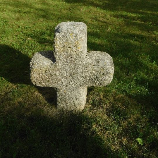 Smírčí kříž I u kostela v Dolním Žandově