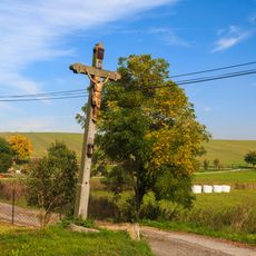 Kříž v Droužeticích u rozcestí