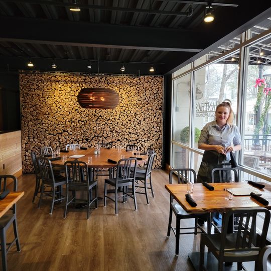 Samantha's Tap Room & Wood Grill