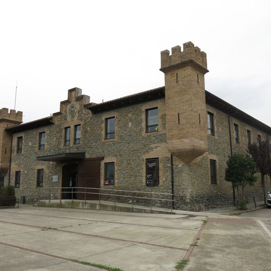 Antiga caserna de la Guàrdia Civil de Roda de Ter