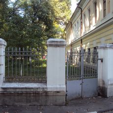 Ограда парадного въезда с калиткой (Красносельский)