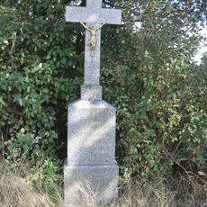 Kříž u cesty severně od Zňátek