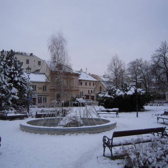 Kašna v parku před zámkem v Bruntálu