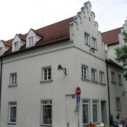 Wohn- und Geschäftshaus
