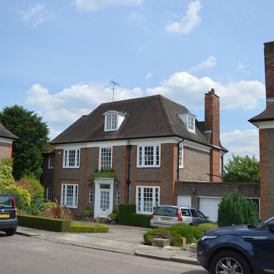 21, South Square Nw11