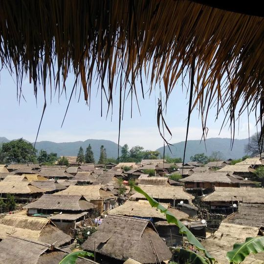 Mengjiao Daizu Yizu Lahuzu Xiang