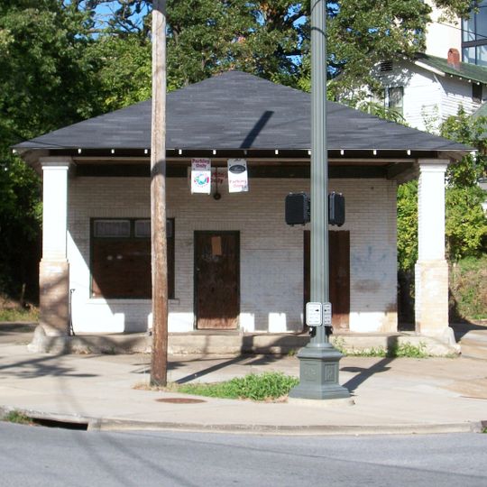 Magnolia Company Filling Station