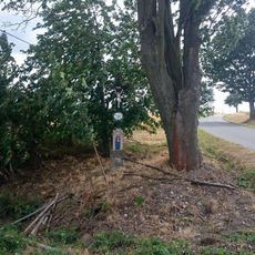 Kříž jižně od Vosné