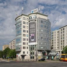 Biurowiec przy alei Jana Pawła II 61