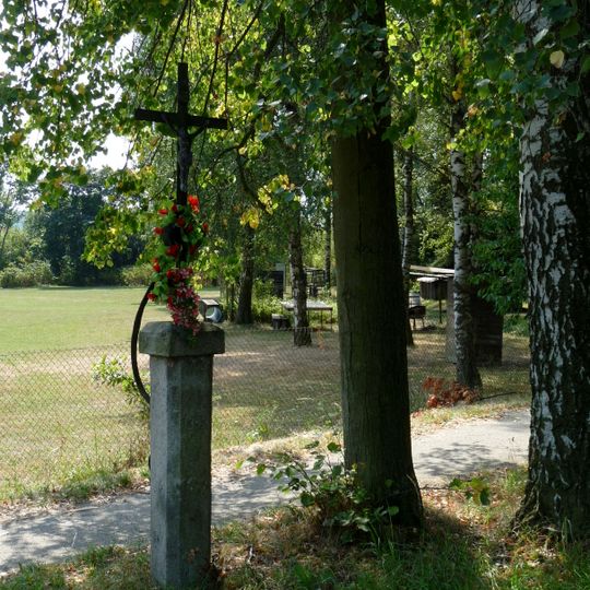 Křížek u kynologického klubu