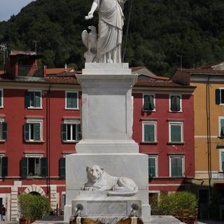 Monument to Maria Beatrice d'Este, Duchess of Massa (Carrara)