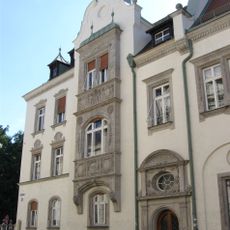 Geschäftshaus, ehemals fürstlich Thurn und Taxis’scher Marstall und Hofmarschallamt