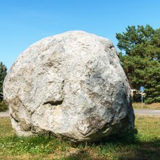 Findling, Chausseestraße / Straße der Jugend in Brück OT Rottstock