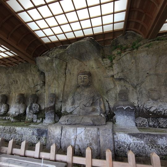 Budas en piedra de Usuki