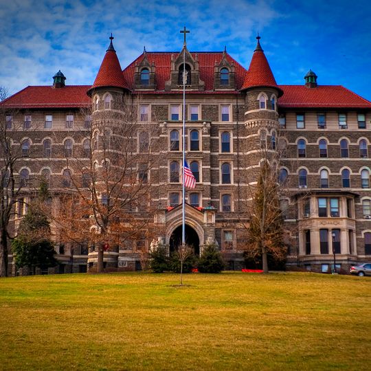 Chestnut Hill College