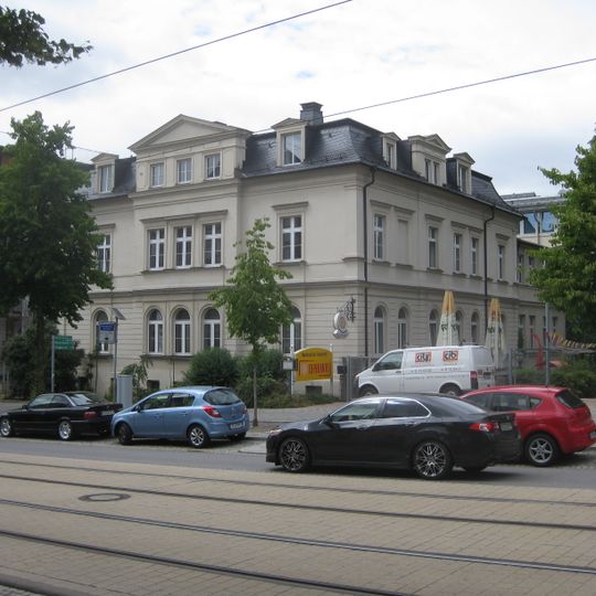 Villa mit Vorgarten Carolastraße 7