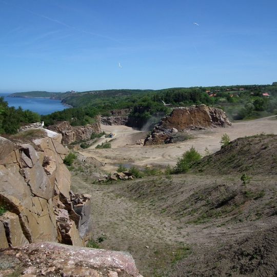 Vang Quarry
