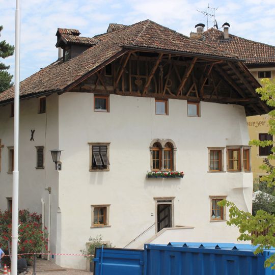 Major-von-Morandell-Platz 8-9