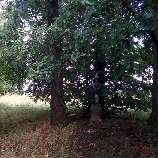 Kříž severně od Cetorazi u rozcestí