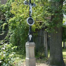 Kříž v jižní části Čakova