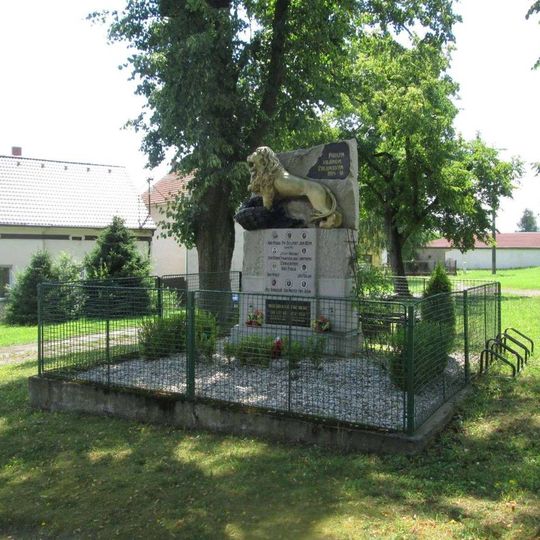 Pomník padlým ve Chlumu