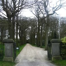 Zuydwijk: toegangshek met pijlers