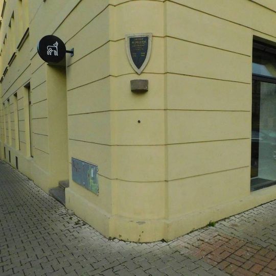 Pamětní deska Jana Ciklera a Antoníná Śafaříka na nároží ulic Svatoplukova a Vladimírova v Nuslích