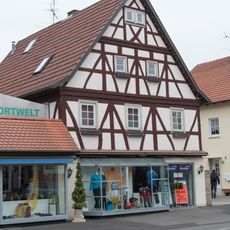 Wohn- und Geschäftshaus